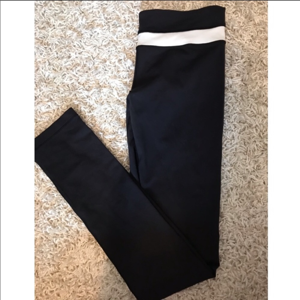 Full length Lululemon pants.